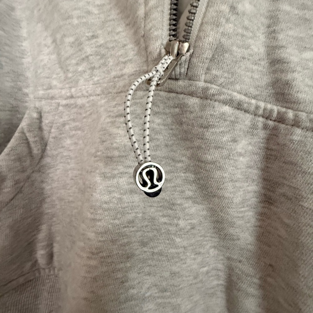 Lululemon Athletica Scuba Oversized Cropped Light Gray Hoodie - Picture 5 of 5